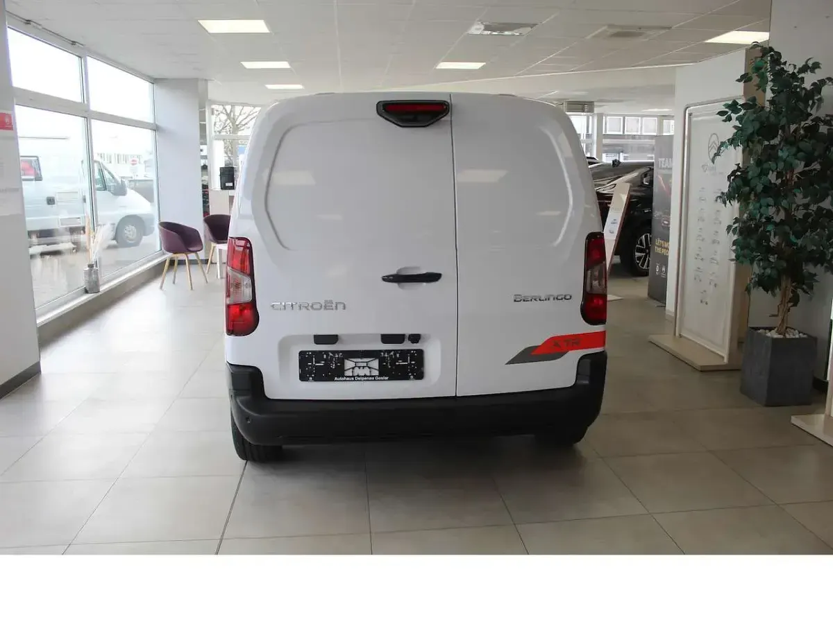 Neu Citroën Berlingo XTR 131 PS (96 kW) 2026 Weiß Van / Kleinbus