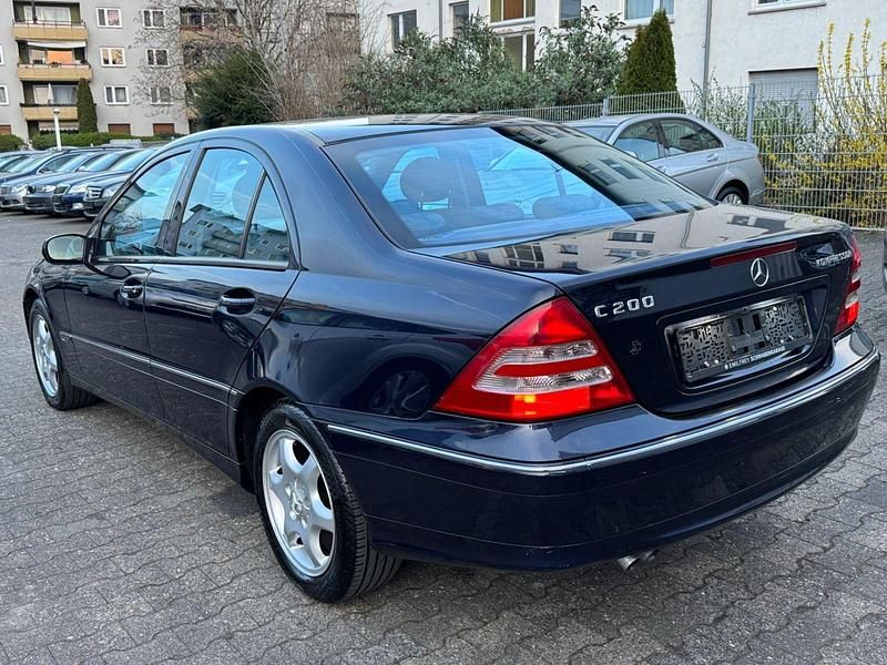 Gebraucht Mercedes C200 163 PS (119 kW) 2003 Blau Limousine