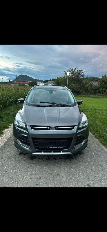 Grau Gebraucht 2014 Ford Kuga Individual SUV | 8.999 € (Fairer Preis) - Bild 1/4