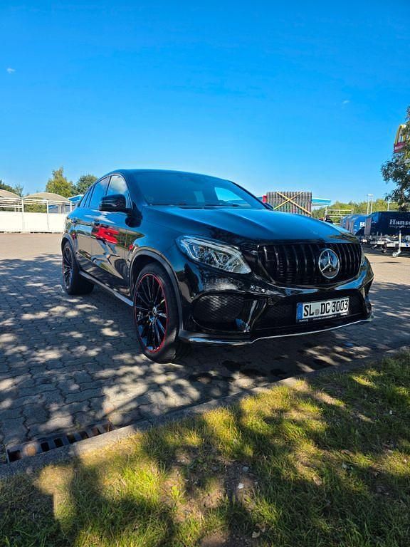 Schwarz Gebraucht 2017 Mercedes GLE350 SUV | 37.500 € - Bild 1/4