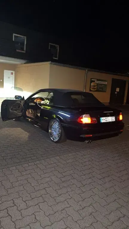 Gebraucht BMW 320 Cabriolet Exclusive 170 PS (125 kW) 2004 Schwarz Cabrio