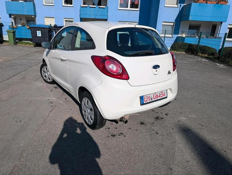 Gebraucht Ford Ka 69 PS (50 kW) 2015 Weiß Kleinwagen