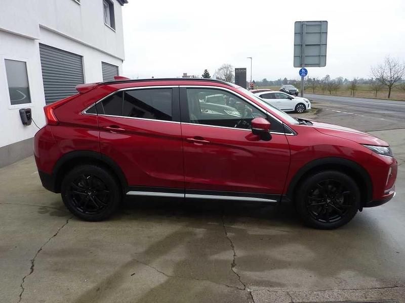 Gebraucht Mitsubishi Eclipse Cross Top 163 PS (119 kW) 2018 Rot SUV