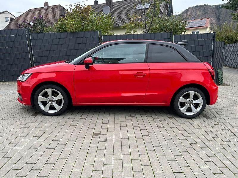 Gebraucht Audi A1 Sport 95 PS (69 kW) 2015 Rot Kleinwagen