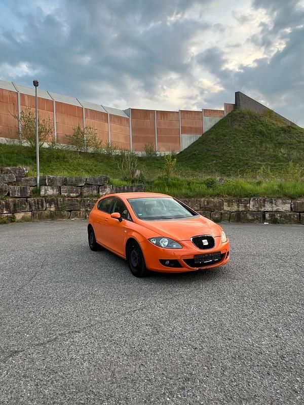 Usata Seat Leon 102 CV (75 kW) 2008 Arancione Utilitaria