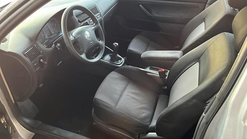 Second-hand Audi A6 180 CP (132 kW) 2004 Argintiu Break