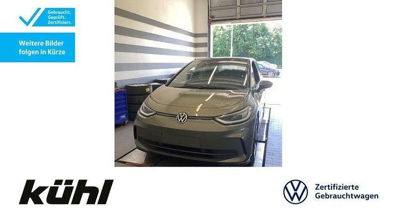 Dark olivine green metallic Gebraucht 2023 VW ID.3 Pro Kleinwagen | 33.690 € - Bild 1/2