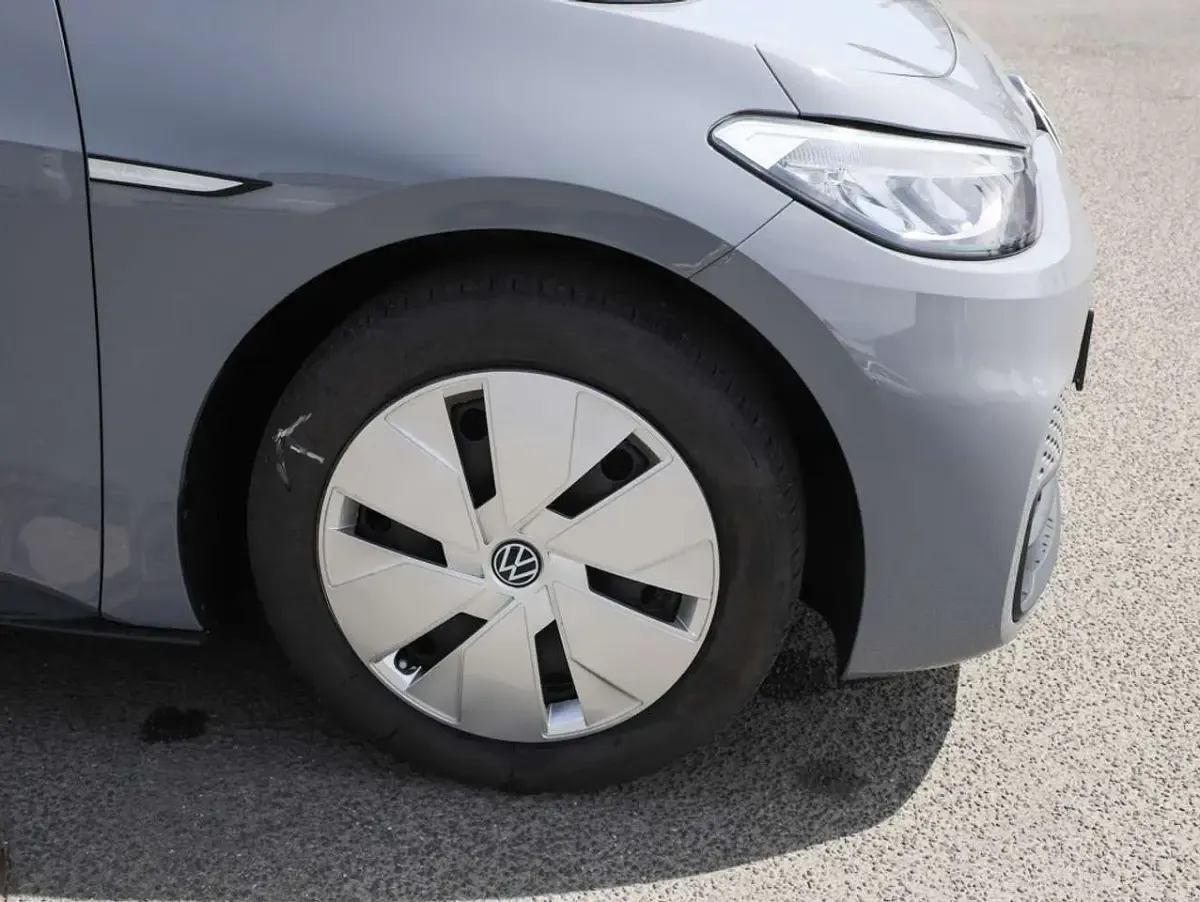 Gebraucht VW ID.3 Pure 110 kW (150 PS) 2022 Mondsteingrau schwarz Kleinwagen