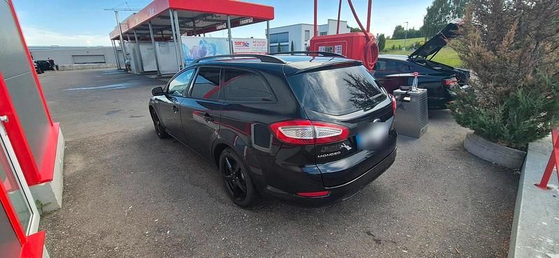 Gebraucht Ford Mondeo 163 PS (119 kW) 2011 Schwarz Kombi