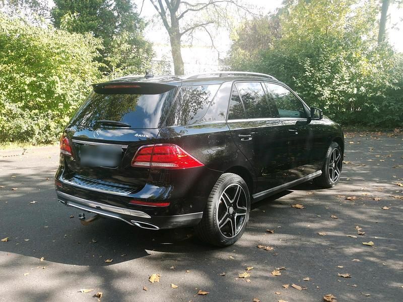 Gebraucht Mercedes GLE350 258 PS (189 kW) 2016 Schwarz SUV
