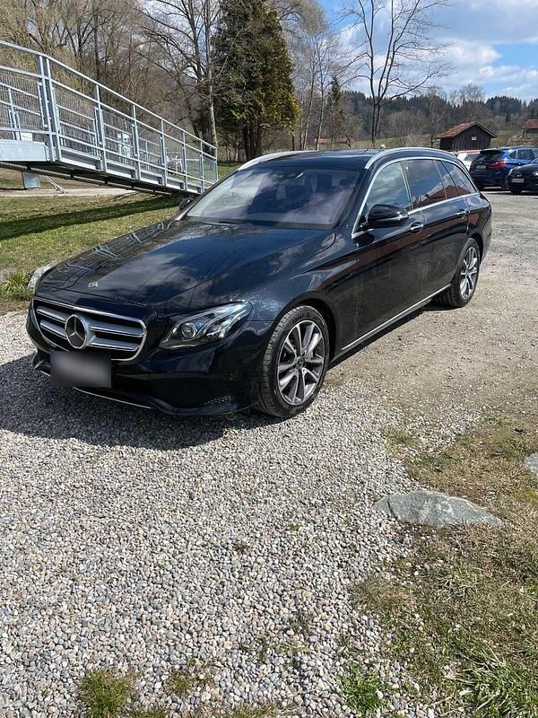Gebraucht Mercedes E350 258 PS (189 kW) 2018 Schwarz Kombi