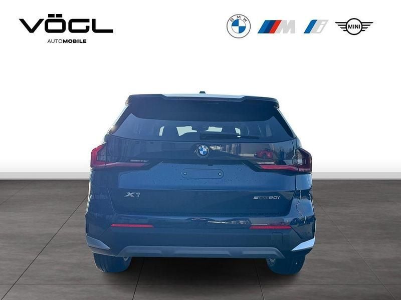 Neu BMW X1 Efficient Dynamics 156 PS (114 kW) 2025 Night dusk blue SUV