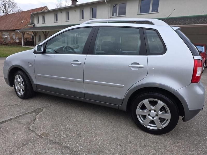 Gebraucht VW Polo Cross Highline 86 PS (63 kW) 2004 Silber Kleinwagen