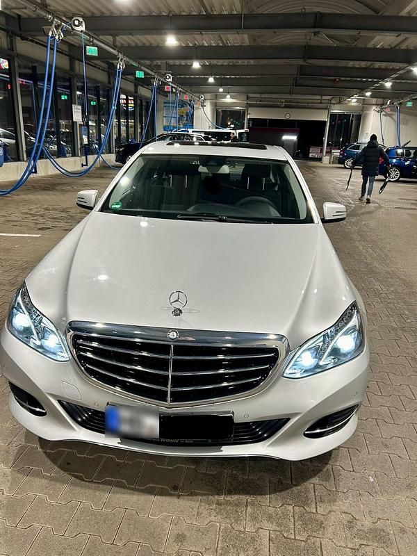Gebraucht Mercedes E220 170 PS (125 kW) 2013 Silber Limousine