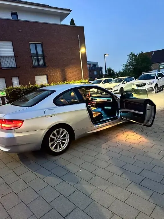Gebraucht BMW 320 Performance 170 PS (125 kW) 2009 Silber Coupé