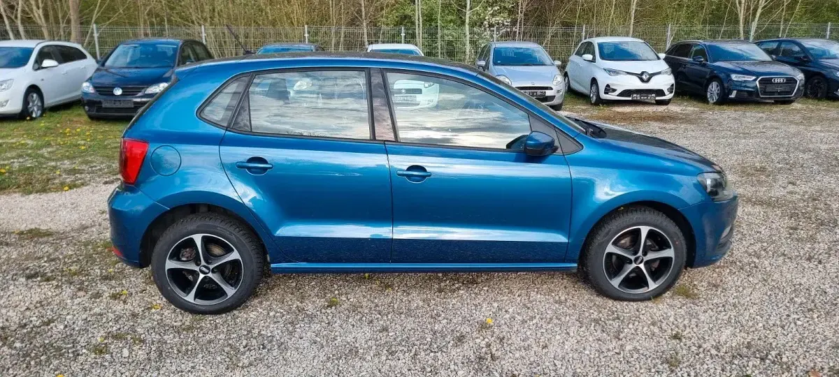 Gebraucht VW Polo 90 PS (66 kW) 2014 Blau Kleinwagen