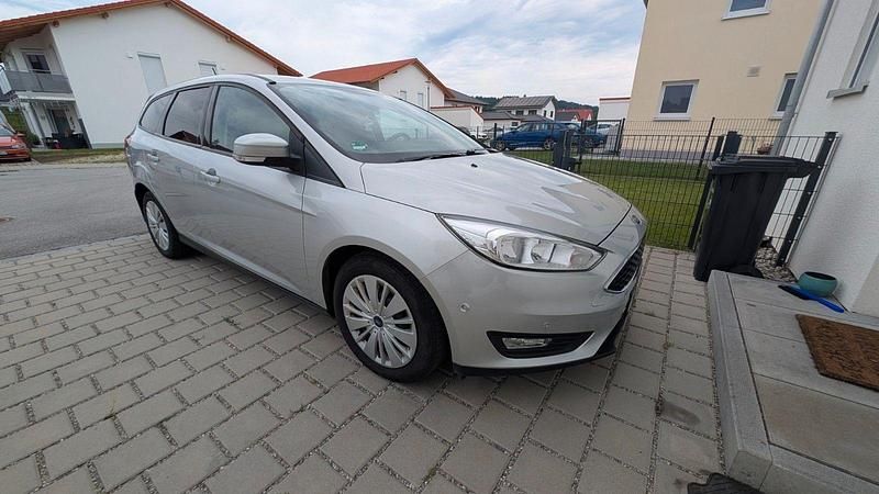 Grau Gebraucht 2018 Ford Focus Business Edition Kombi | 5.999 € (Etwas zu teuer) - Bild 1/4
