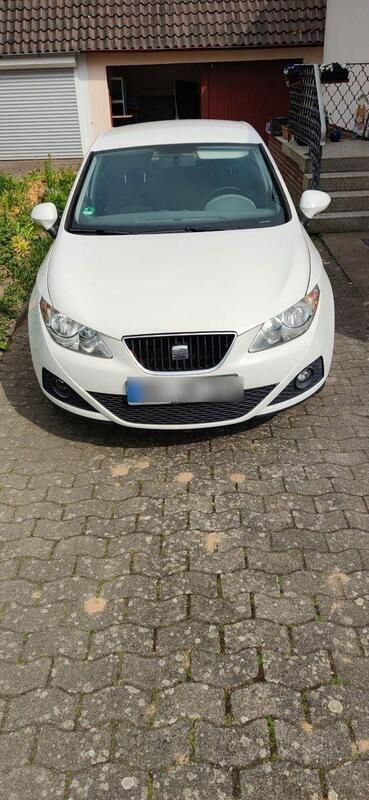 Weiß Gebraucht 2010 Seat Ibiza ST Style Kombi | 2.600 € (Teuer) - Bild 1/4