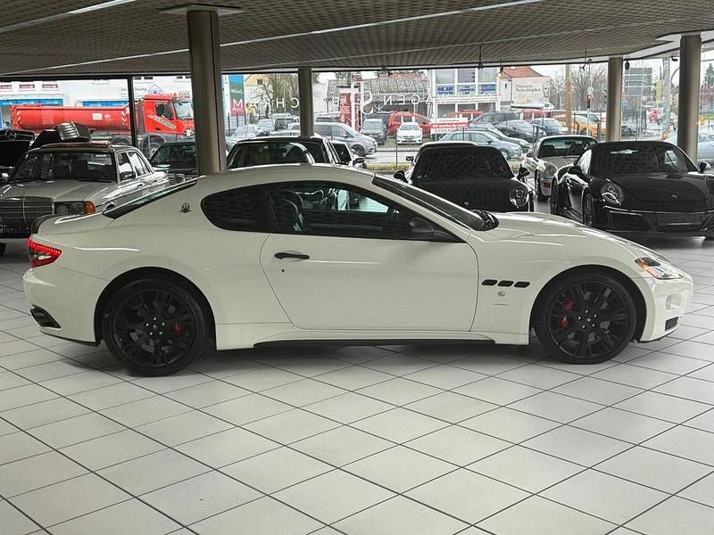 Gebraucht Maserati Granturismo 439 PS (322 kW) 2009 Schwarz Coupé