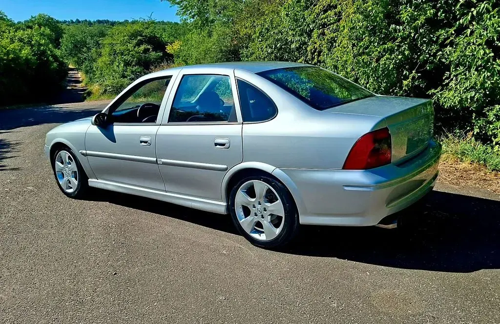 Gebraucht Opel Vectra Elegance 125 PS (91 kW) 2002 Silber Limousine