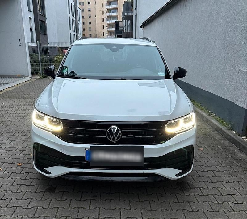 Weiß Gebraucht 2020 VW Tiguan R-line SUV | 29.999 € (Guter Preis) - Bild 1/4