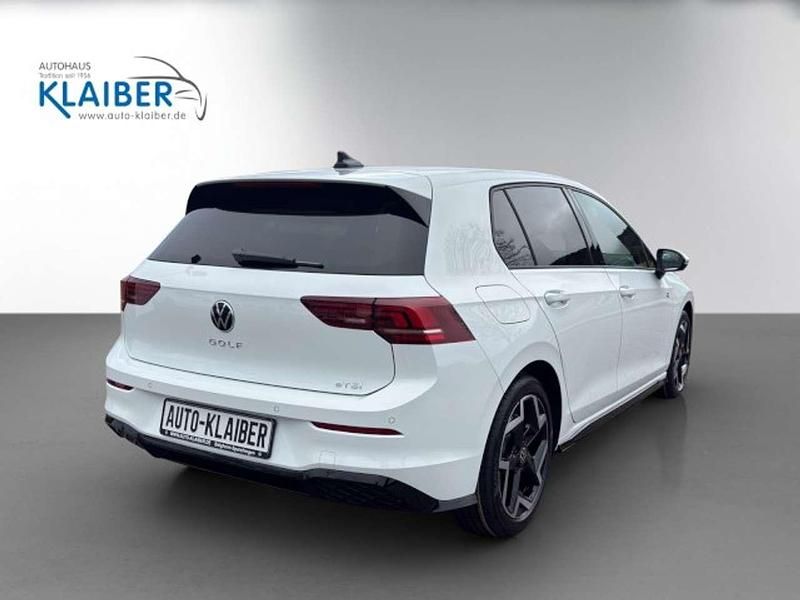 Neu VW Golf VIII R 150 PS (110 kW) 2026 Pure white (weiß) Limousine