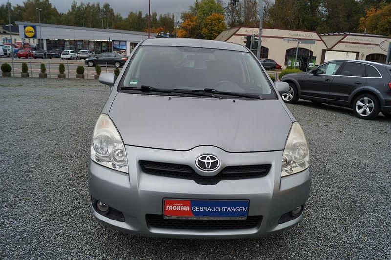 Silber Gebraucht 2009 Toyota Corolla Verso Team Van / Kleinbus | 5.690 € (Fairer Preis) - Bild 1/4