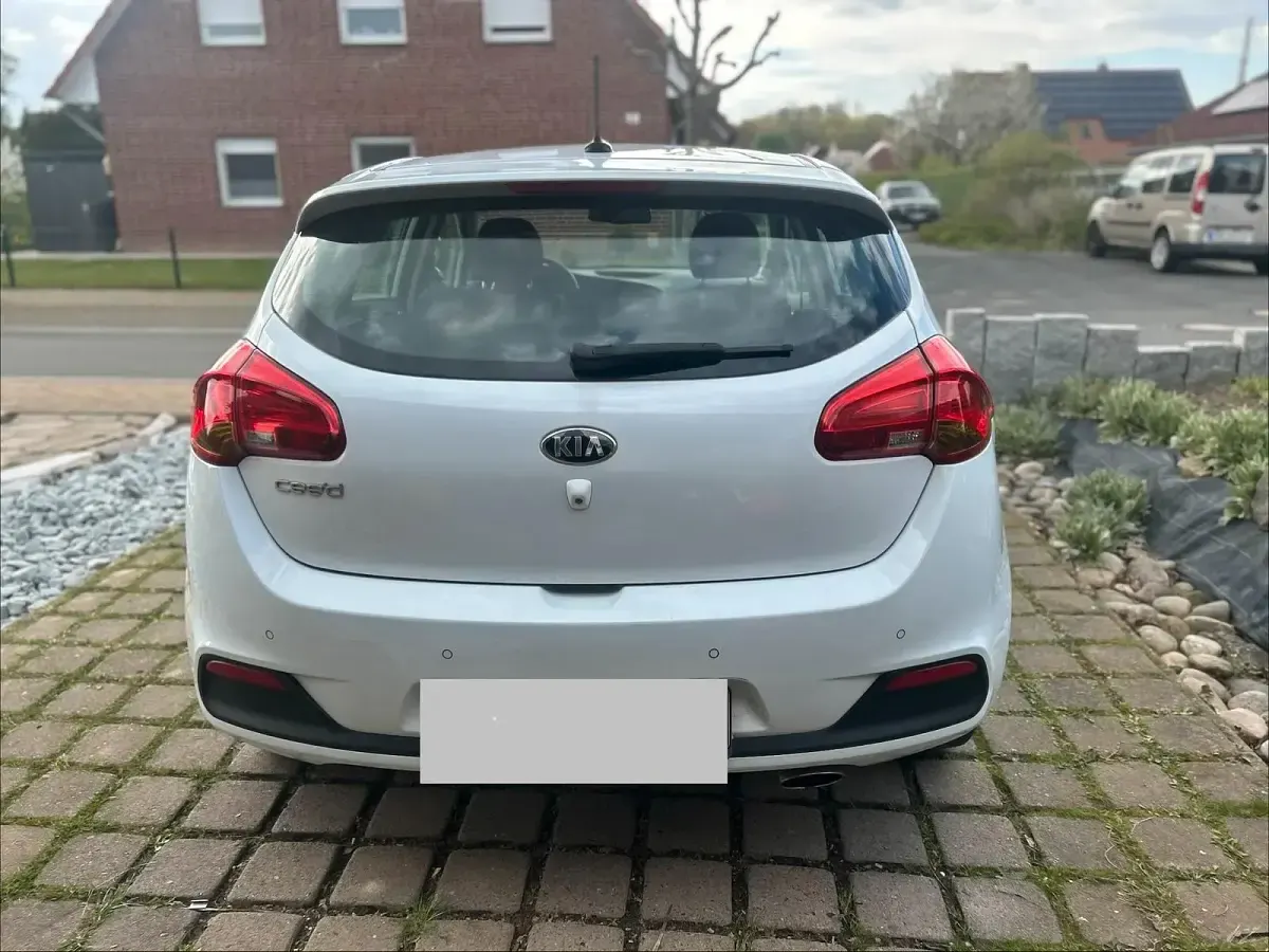 Gebraucht Kia Ceed 99 PS (72 kW) 2014 Weiß Kleinwagen