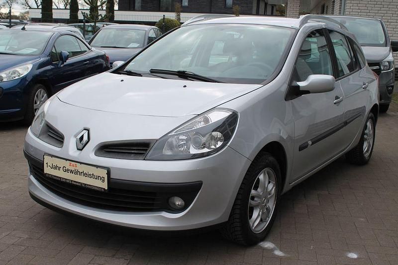 Grau Gebraucht 2008 Renault Clio II Dynamique Limousine | 3.500 € (Teuer) - Bild 1/3