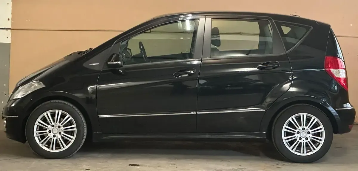 Gebraucht Mercedes A160 95 PS (69 kW) 2011 Schwarz Kleinwagen