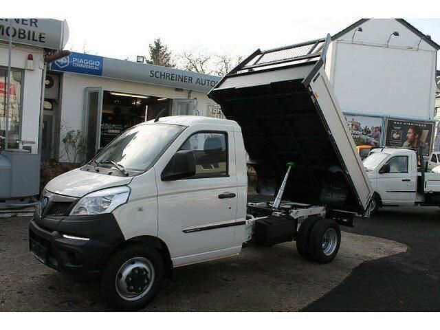 Weiß Neu 2025 Piaggio Porter SUV | 29.950 € (Etwas zu teuer) - Bild 1/4
