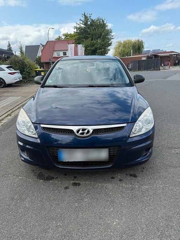 Gebraucht Hyundai i30 116 PS (85 kW) 2008 Blau Limousine