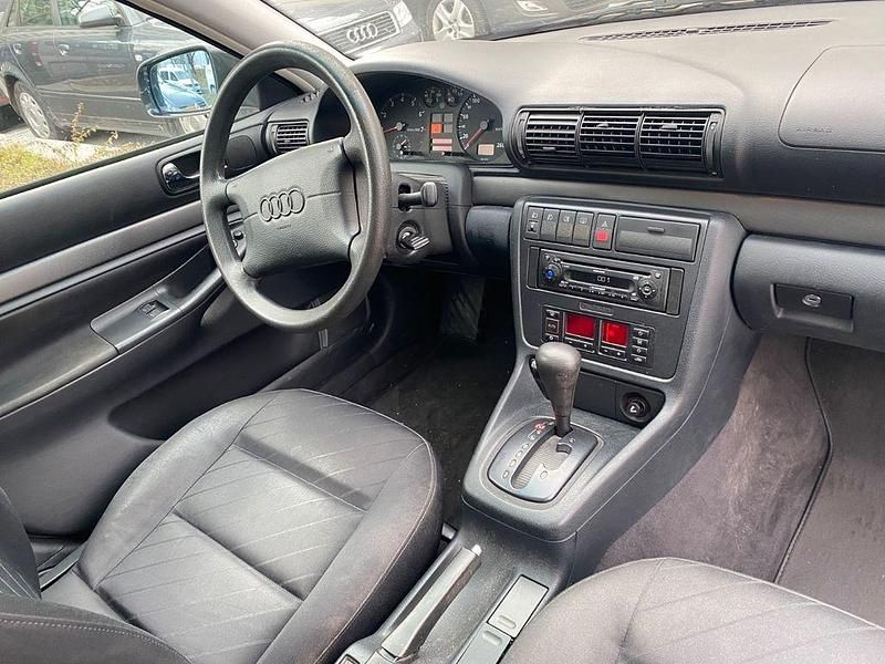 Second-hand Audi A4 150 CP (110 kW) 1997 Gri Berlinǎ