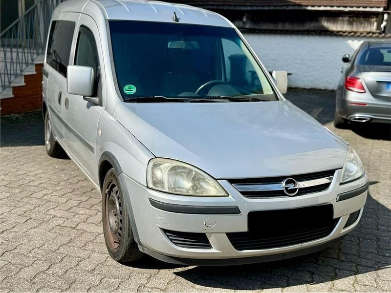 Gebraucht Opel Combo 90 PS (66 kW) 2005 Silber Van / Kleinbus