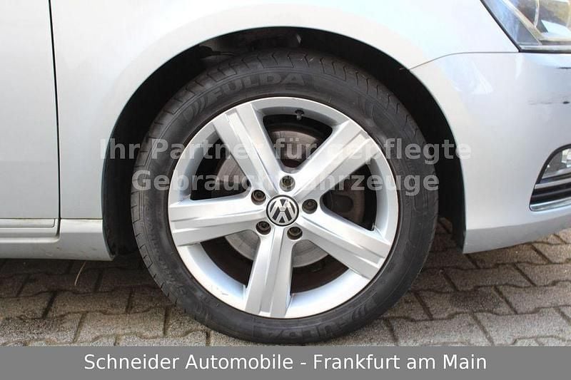 Gebraucht VW Passat 140 PS (102 kW) 2012 Silber Kombi