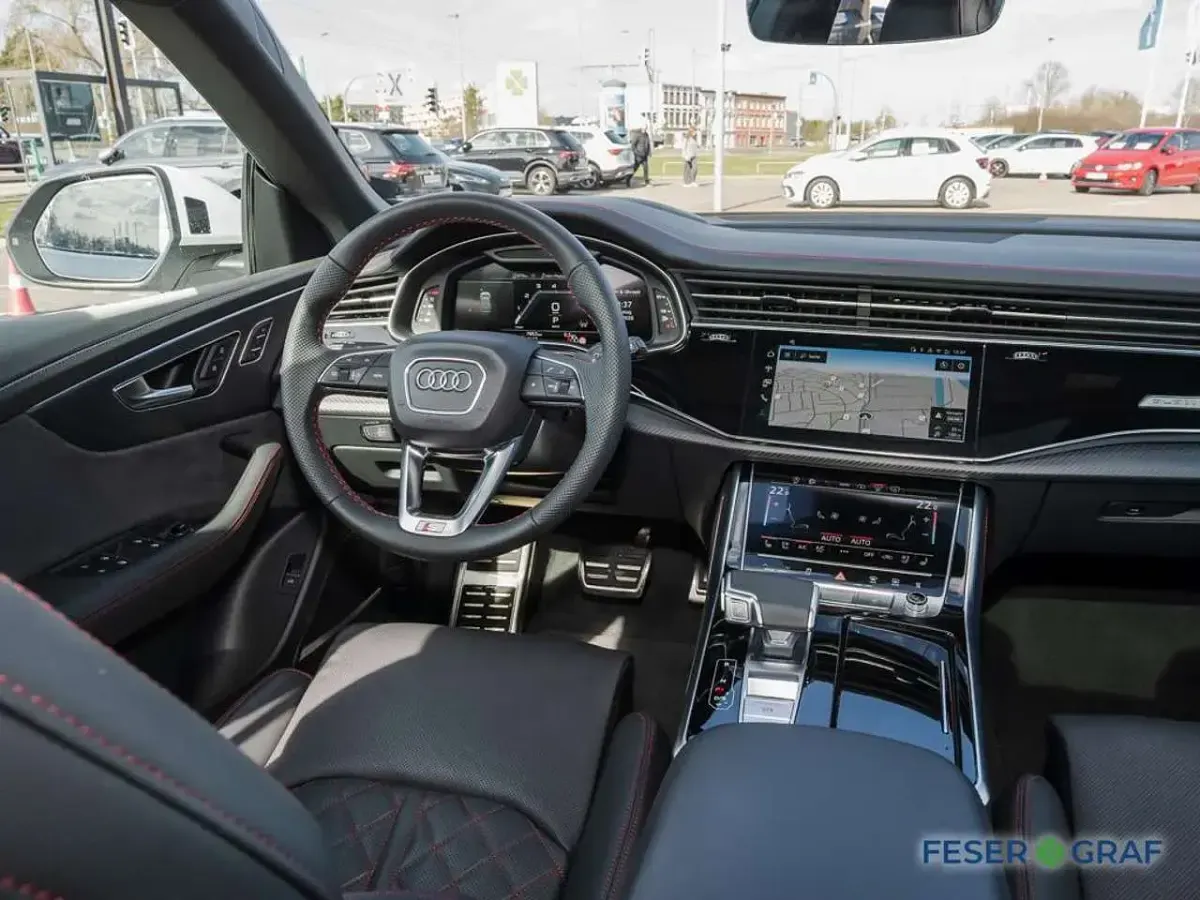 Gebraucht Audi Q8 S-Line 286 PS (210 kW) 2025 Gletscherweiß metallic SUV