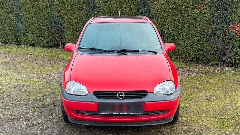 Rot Gebraucht 1996 Opel Corsa Kleinwagen | 849 € - Bild 1/4