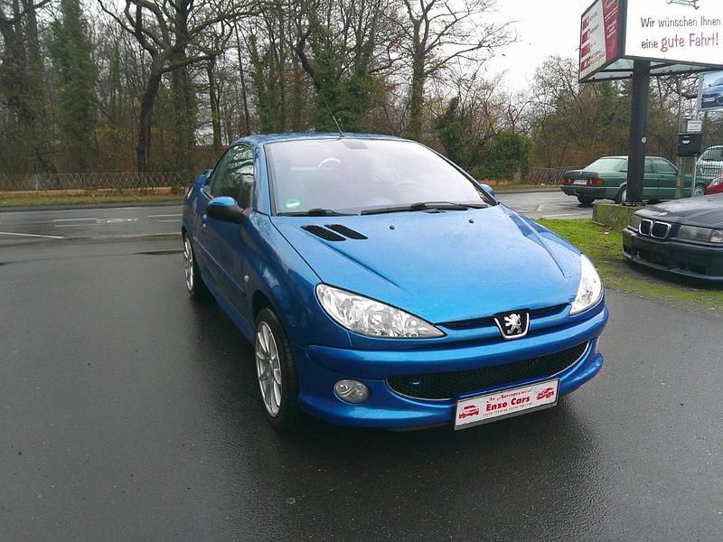 Gebraucht Peugeot 206 109 PS (80 kW) 2003 Blau Cabrio
