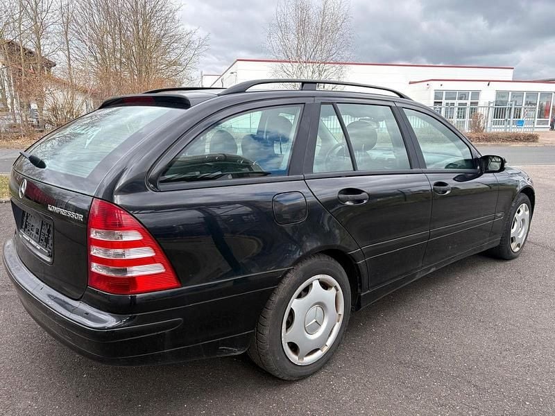 Gebraucht Mercedes C180 143 PS (105 kW) 2005 Schwarz Kombi