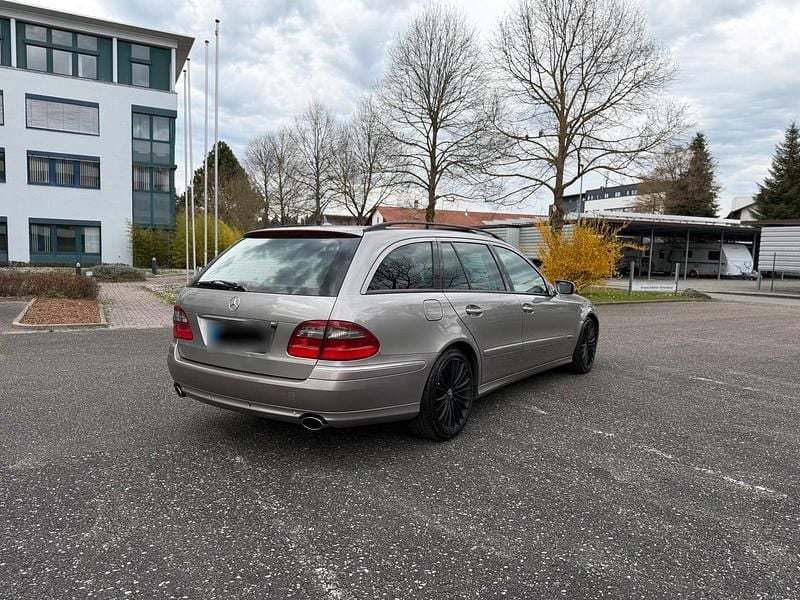 Gebraucht Mercedes E320 224 PS (164 kW) 2006 Silber Kombi