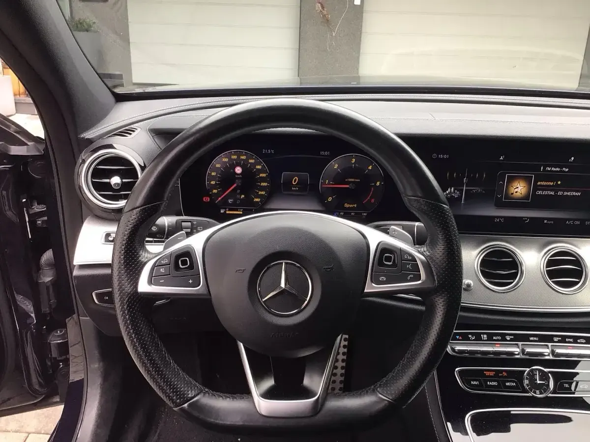 Gebraucht Mercedes E220 AMG 194 PS (142 kW) 2017 Blau Kombi