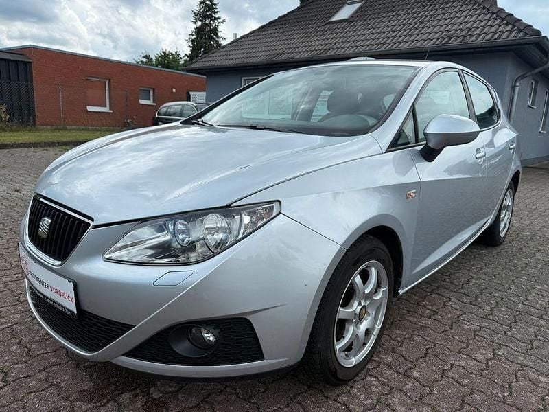 Grau Gebraucht 2009 Seat Ibiza Stylance Limousine | 4.450 € (Fairer Preis) - Bild 1/4