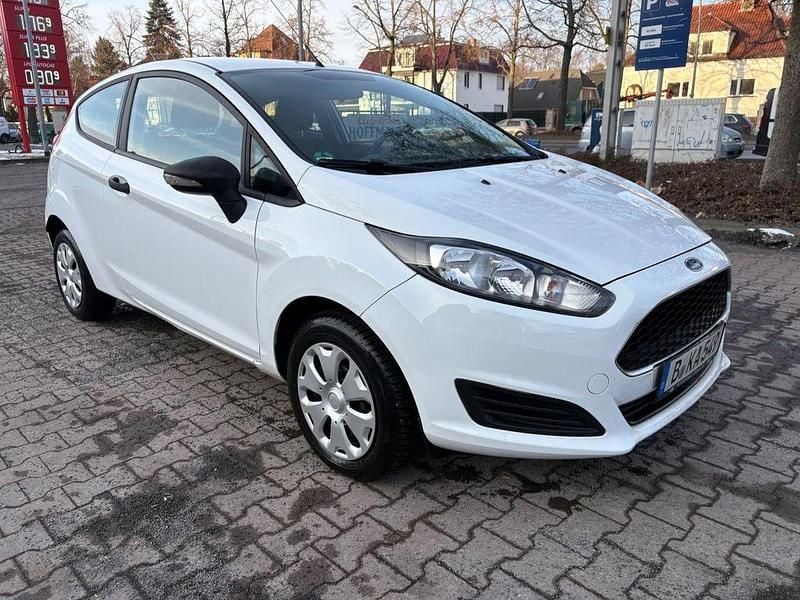 Gebraucht Ford Fiesta Trend 60 PS (44 kW) 2016 Weiß Kleinwagen