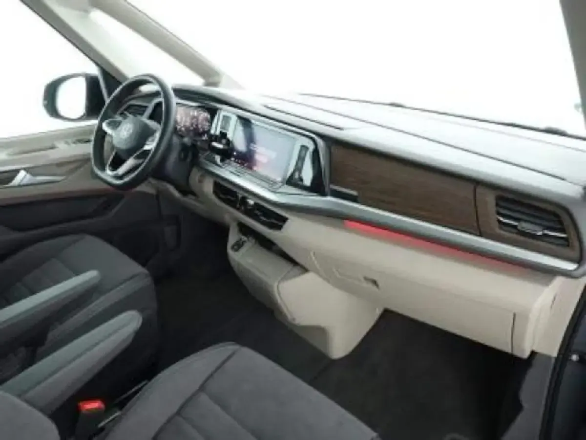 Używany VW Multivan Style 150 KM (110 kW) 2025 Minivan