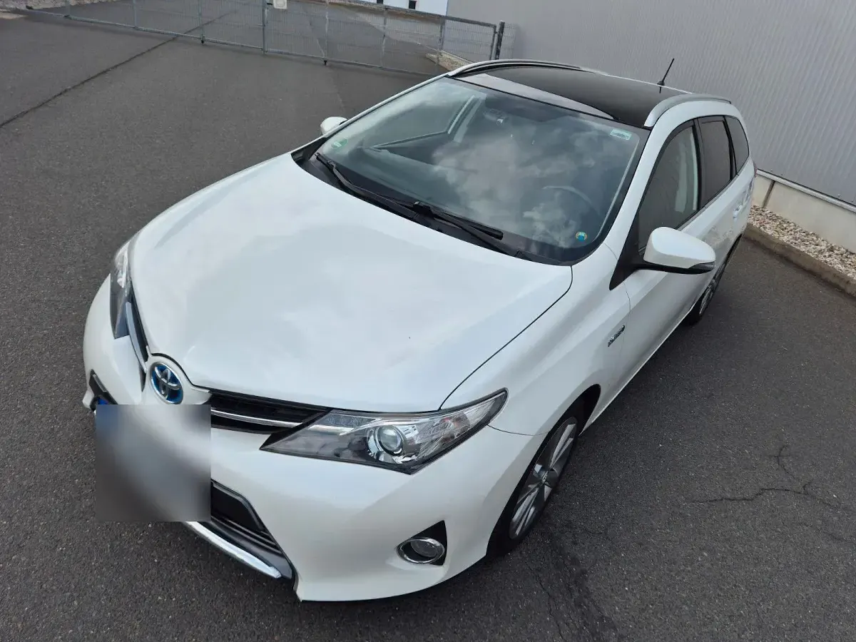 Gebraucht Toyota Auris 99 PS (72 kW) 2014 Weiß Kombi