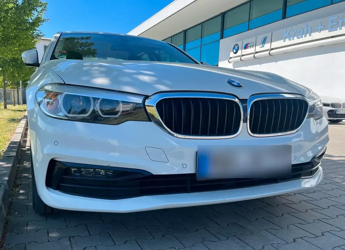 Gebraucht BMW 520 190 PS (139 kW) 2019 Weiß Limousine