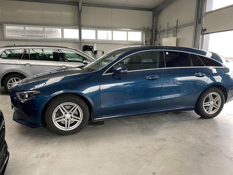 Gebraucht Mercedes CLA200 150 PS (110 kW) 2021 Blau Limousine