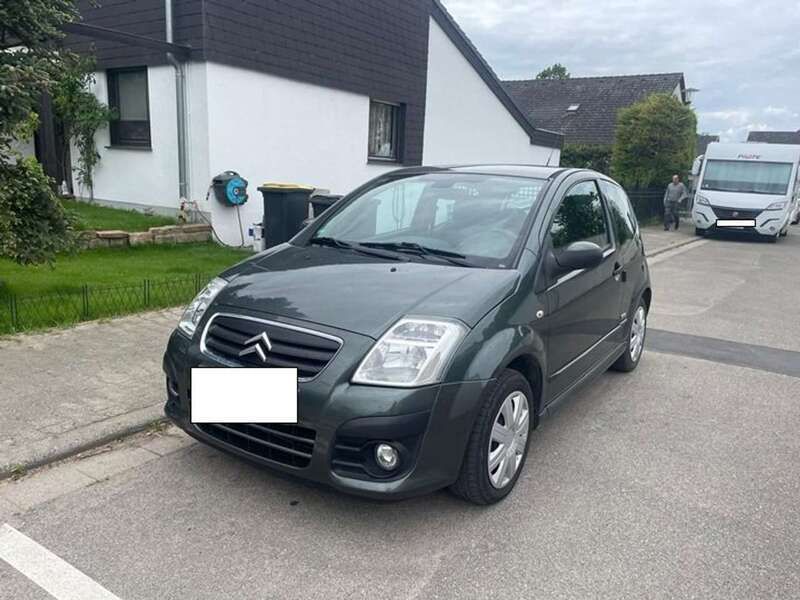 Grau Gebraucht 2009 Citroën C2 VTR Sport Kleinwagen | 2.750 € (Etwas zu teuer) - Bild 1/4