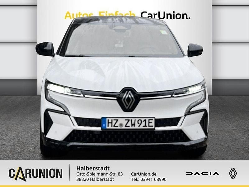 Gebraucht Renault Megane E-Tech Iconic 160 kW (218 PS) 2023 Arktisweiß, black pearlschwarz metallic Limousine