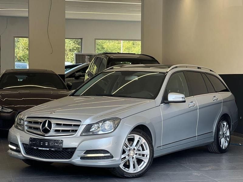 Silber Gebraucht 2012 Mercedes C220 Avantgarde Limousine | 9.990 € (Fairer Preis) - Bild 1/4